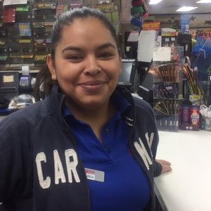 Meet your Posher, Gloria